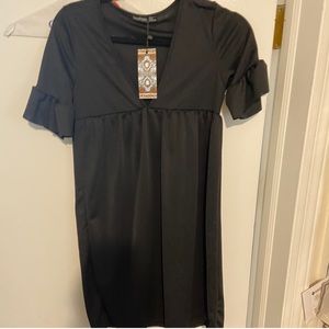 Ruffle vneck smock dress